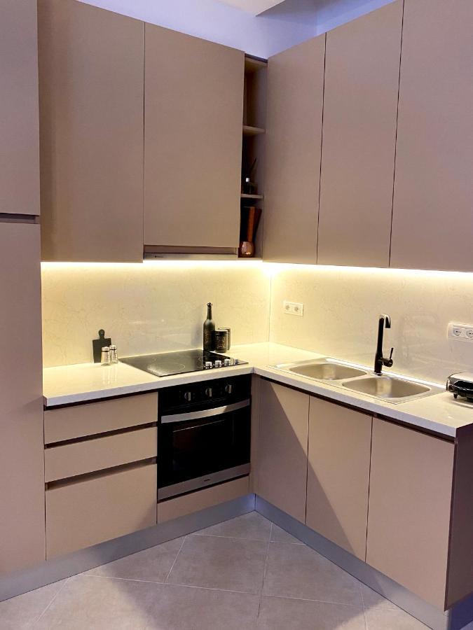 Azalea Studio Apartment In City Center Durrës Eksteriør billede