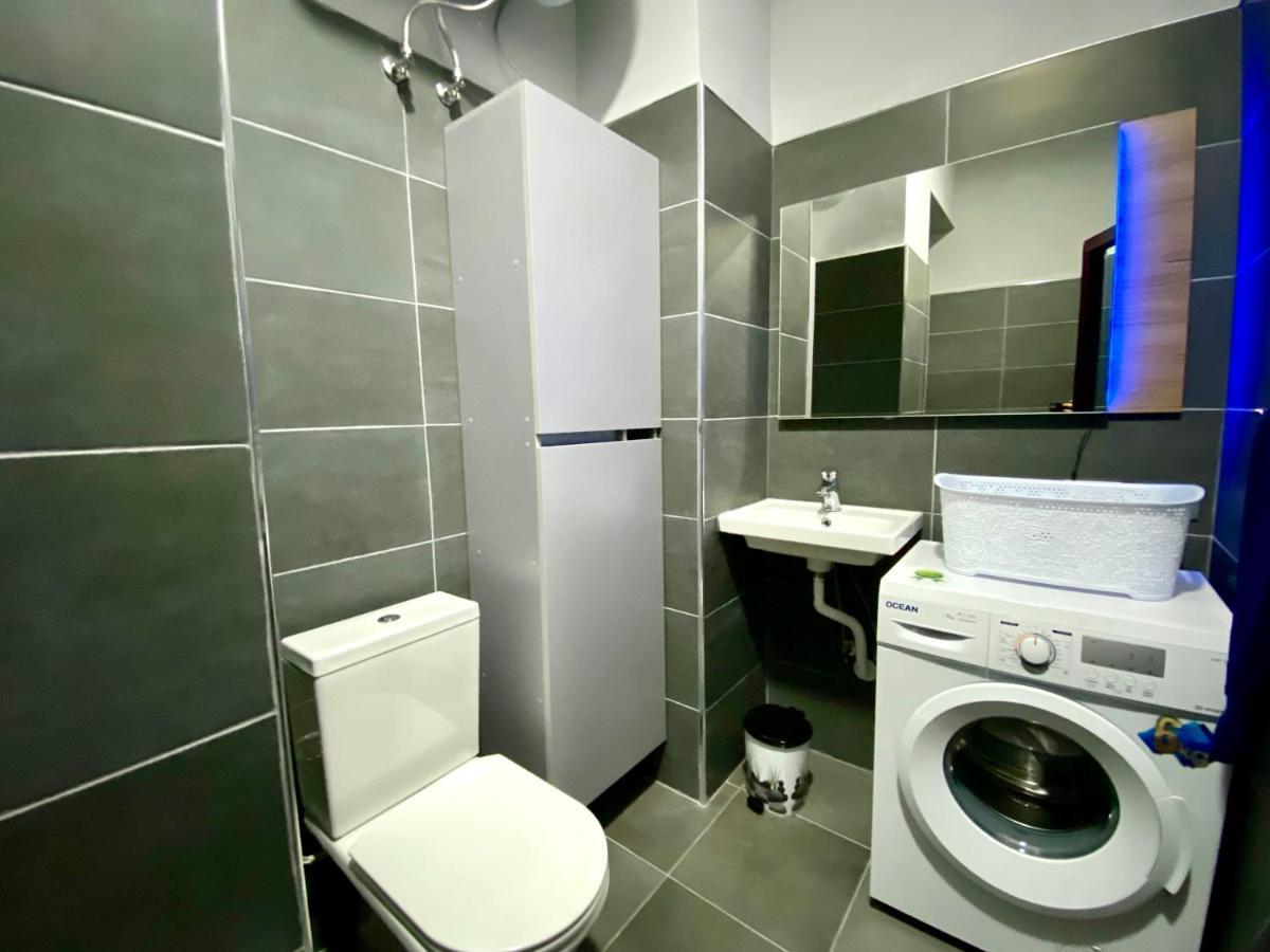 Azalea Studio Apartment In City Center Durrës Eksteriør billede